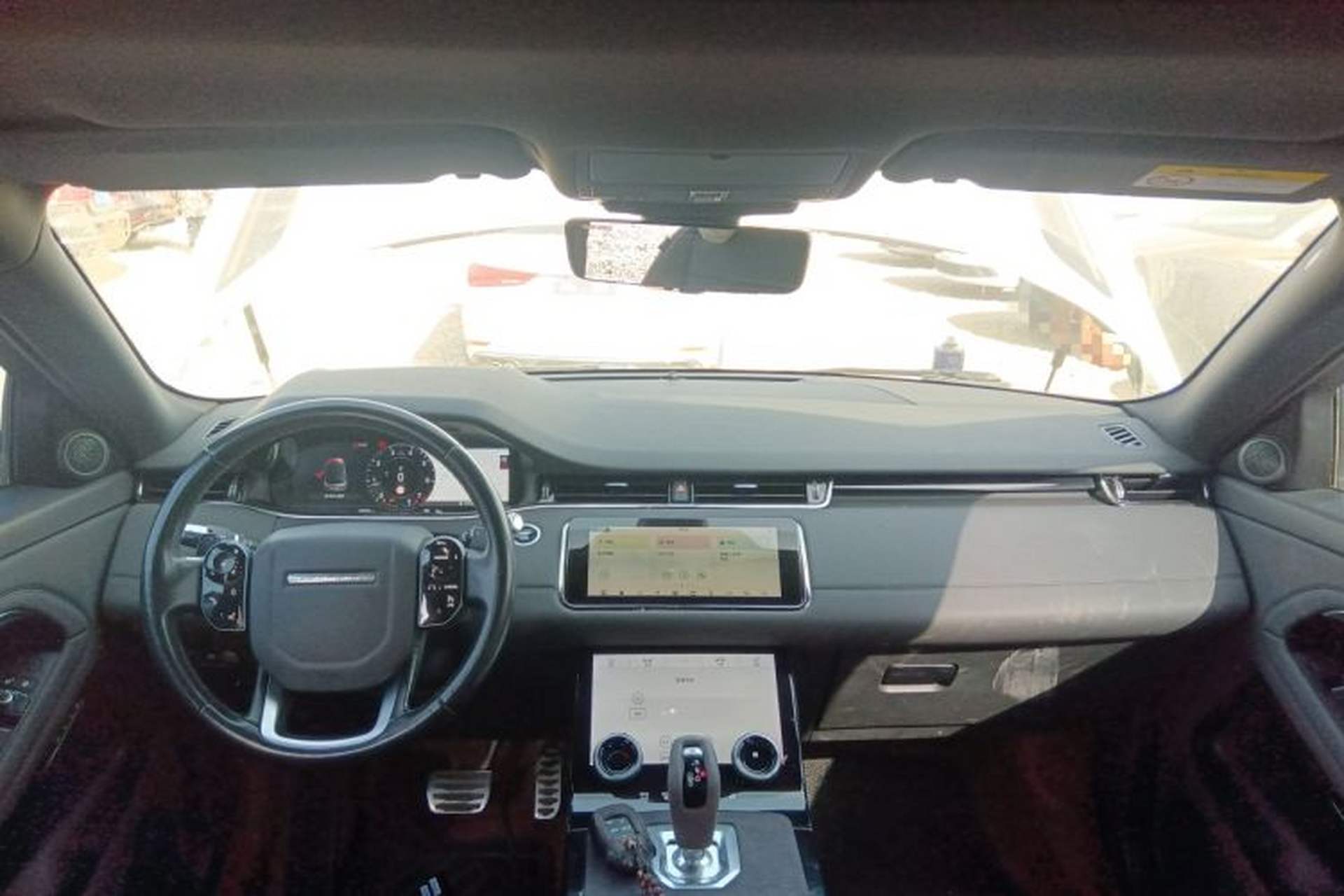 Used Land Rover Range Evoque 2020 249 PS R-DYNAMIC SE Sport Technology Edition Center Console