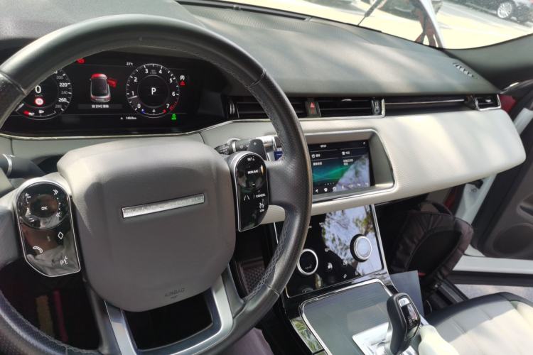 Used Land Rover Range Evoque 2020 249 PS R-DYNAMIC S Sport Edition Center Console