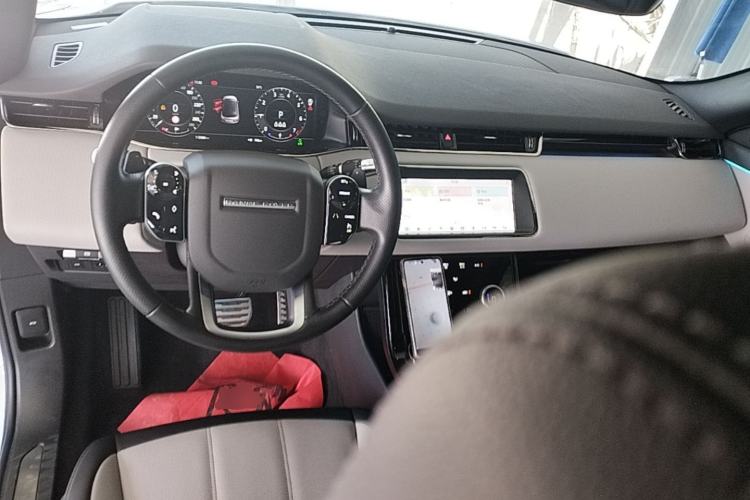 Used Land Rover Range Evoque 2020 249 PS R-DYNAMIC S Sport Edition Center Console