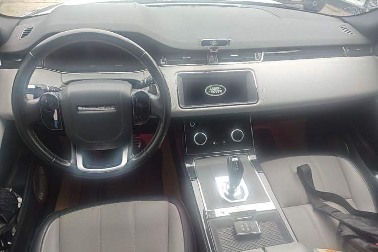 Used Land Rover Range Evoque 2020 249 PS R-DYNAMIC S Sport Edition Center Console