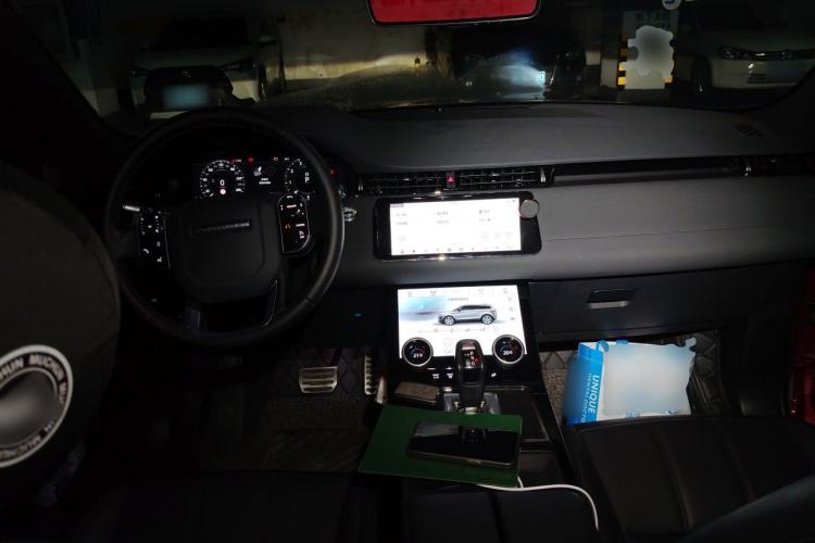Used Land Rover Range Evoque 2020 249 PS R-DYNAMIC SE Sport Technology Edition Center Console