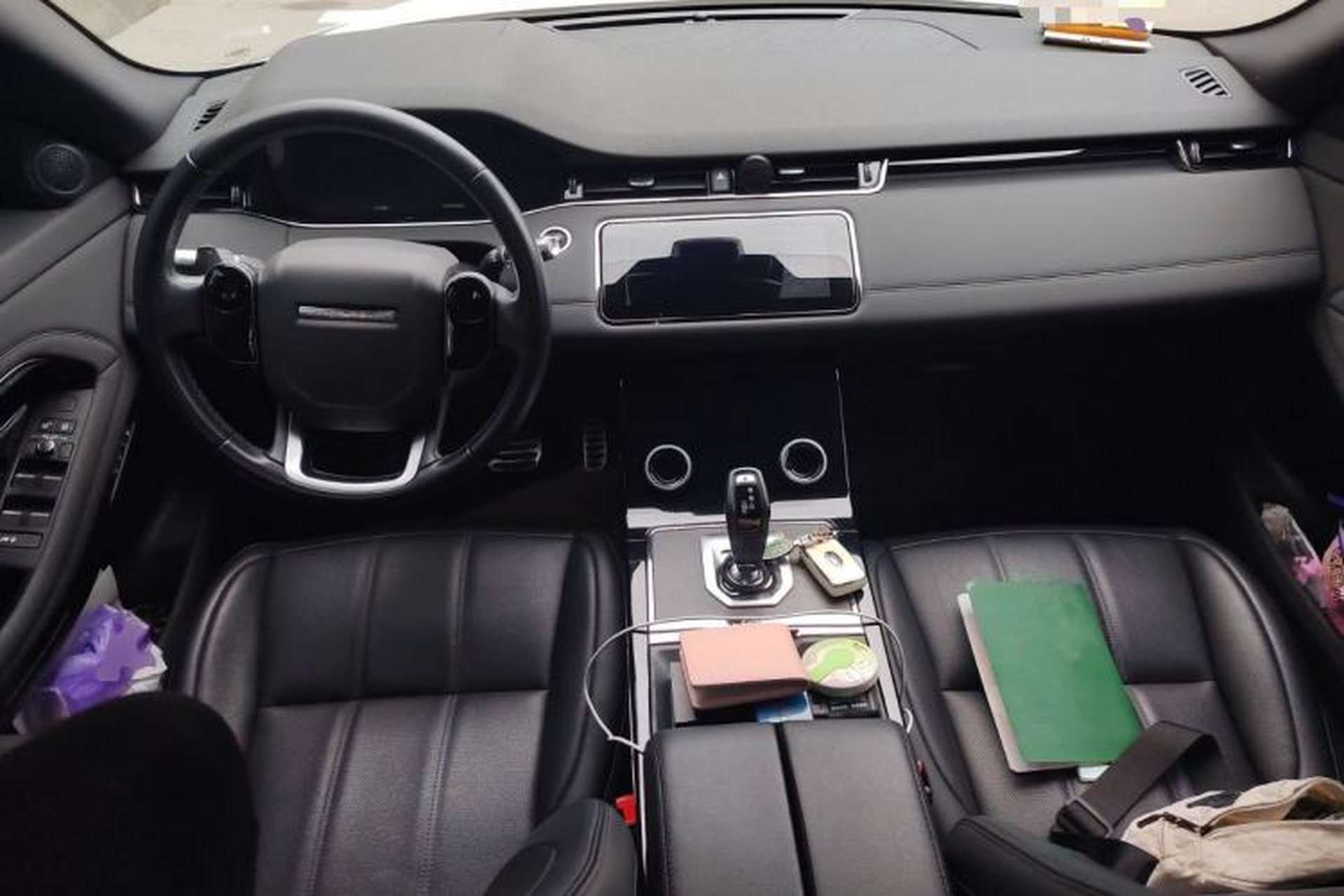 Used Land Rover Range Evoque 2020 249 PS R-DYNAMIC SE Sport Technology Edition Center Console