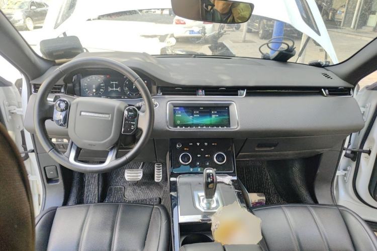 Used Land Rover Range Evoque 2020 249 PS R-DYNAMIC S Sport Edition Center Console