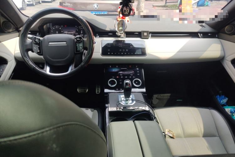 Used Land Rover Range Evoque 2020 249 PS R-DYNAMIC SE Sport Technology Edition Center Console