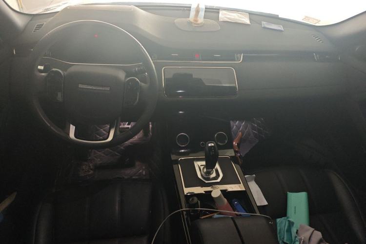 Used Land Rover Range Evoque 2020 249 PS R-DYNAMIC SE Sport Technology Edition Center Console