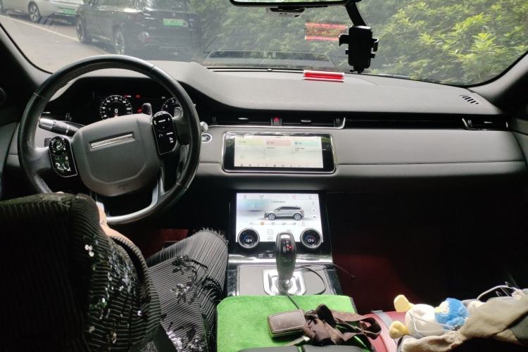Used Land Rover Range Evoque 2020 249 PS R-DYNAMIC SE Sport Technology Edition Center Console