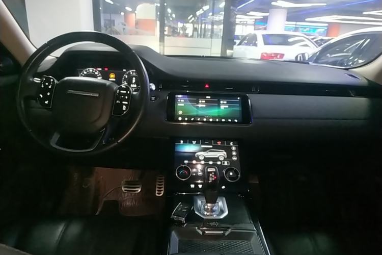 Used Land Rover Range Evoque 2020 249 PS R-DYNAMIC SE Sport Technology Edition Center Console