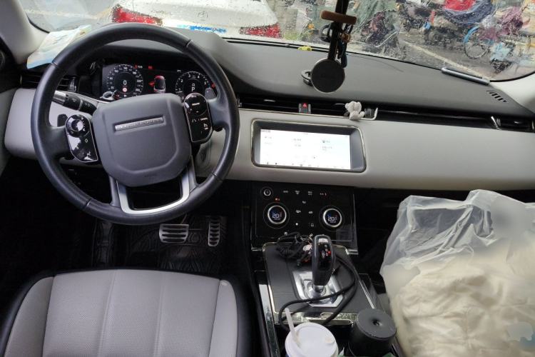 Used Land Rover Range Evoque 2020 249 PS R-DYNAMIC S Sport Edition Center Console