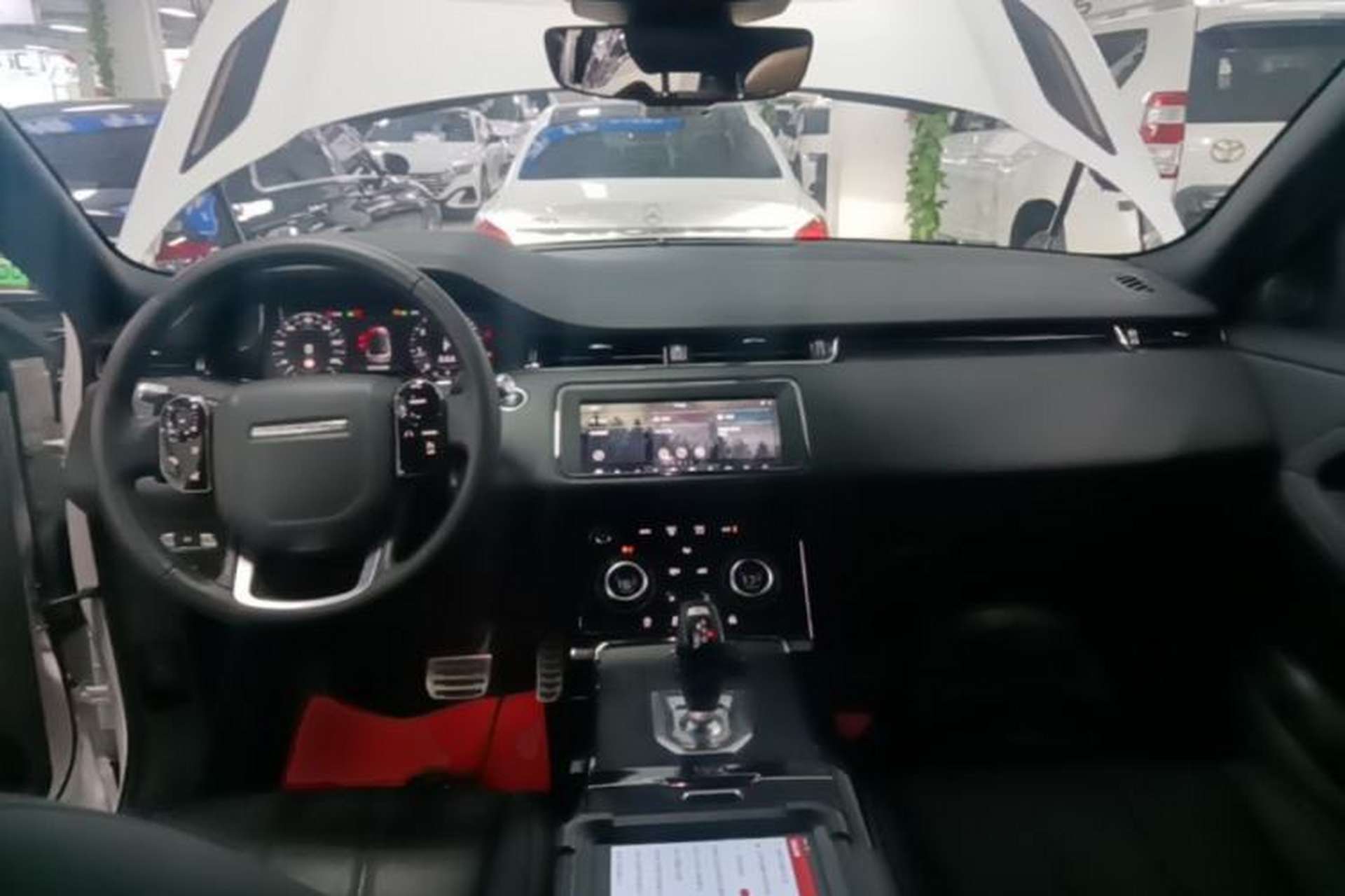 Used Land Rover Range Evoque 2020 249 PS R-DYNAMIC S Sport Edition Center Console