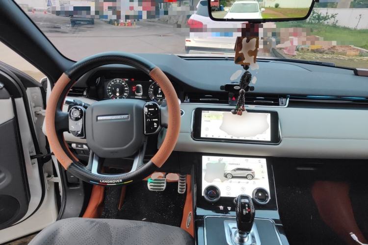 Used Land Rover Range Evoque 2020 249 PS R-DYNAMIC S Blackened Sport Technology Edition Center Console