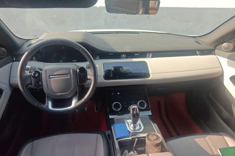 Used Land Rover Range Evoque 2020 249 PS R-DYNAMIC SE Sport Technology Edition Center Console