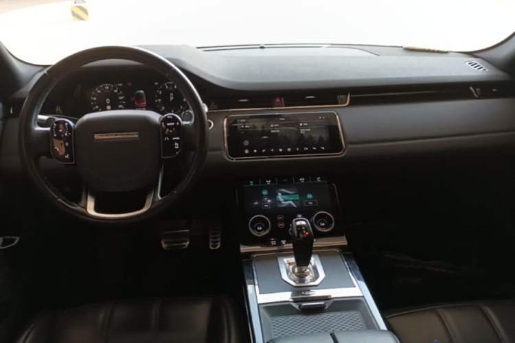 Used Land Rover Range Evoque 2020 249 PS R-DYNAMIC SE Sport Technology Edition Center Console