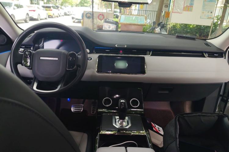 Used Land Rover Range Evoque 2020 249 PS R-DYNAMIC SE Sport Technology Edition Center Console