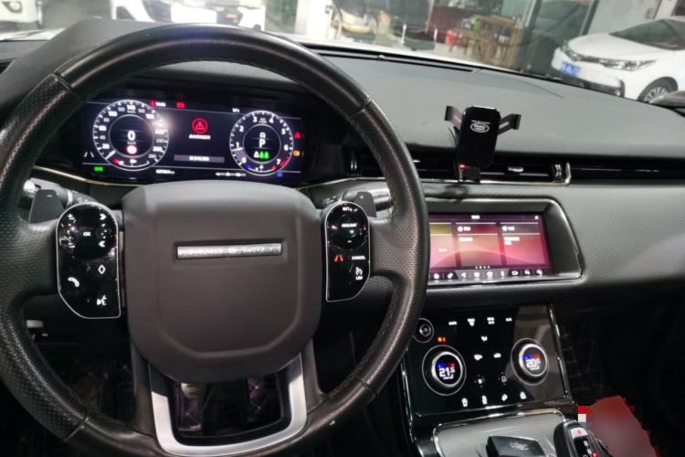 Used Land Rover Range Evoque 2020 249 PS R-DYNAMIC S Sport Edition Center Console
