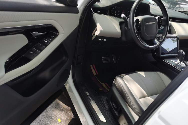 Used Land Rover Range Evoque 2020 249 PS R-DYNAMIC S Sport Edition Driver Seat
