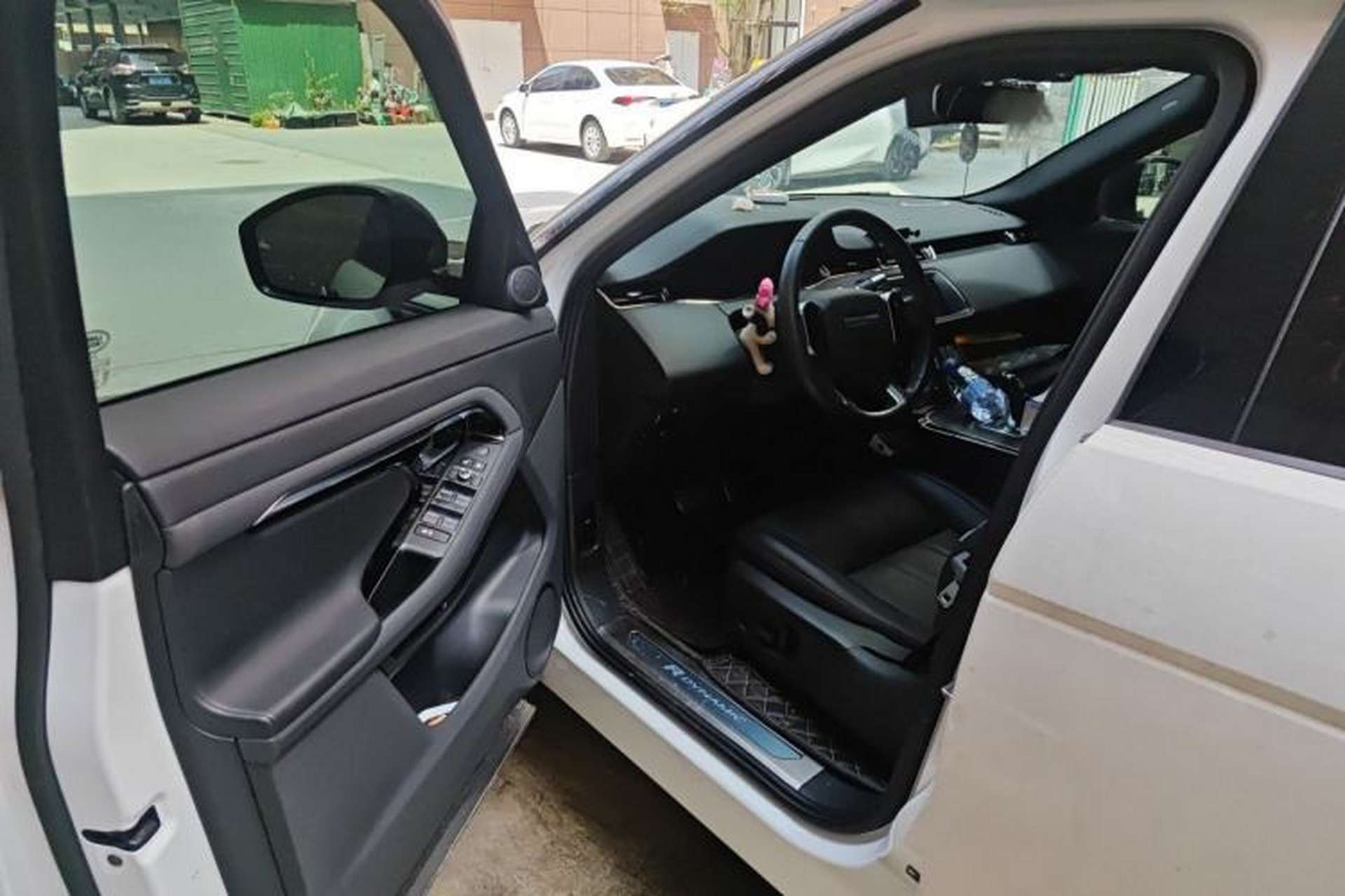 Used Land Rover Range Evoque 2020 249 PS R-DYNAMIC S Sport Edition Driver Seat