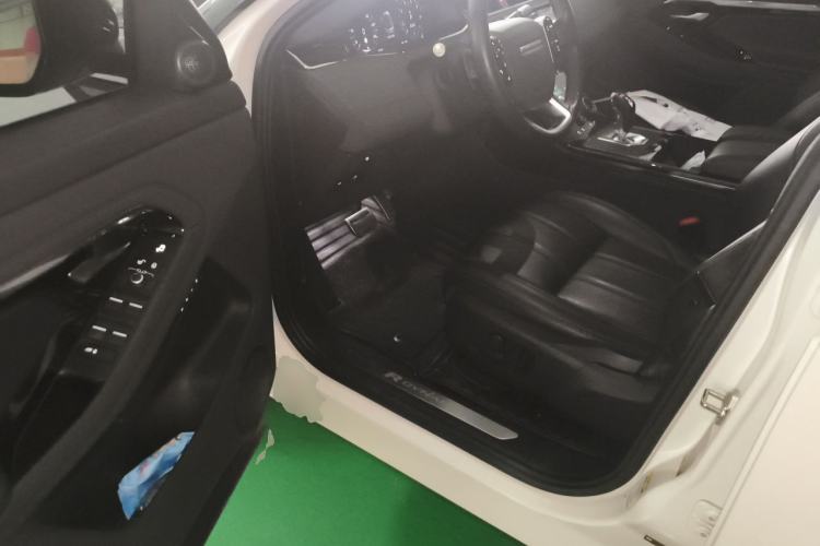Used Land Rover Range Evoque 2020 249 PS R-DYNAMIC SE Sport Technology Edition Driver Seat