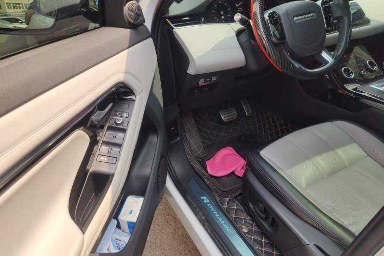 Used Land Rover Range Evoque 2020 249 PS R-DYNAMIC SE Sport Technology Edition Driver Seat