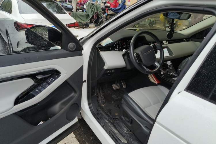 Used Land Rover Range Evoque 2020 249 PS R-DYNAMIC S Sport Edition Driver Seat