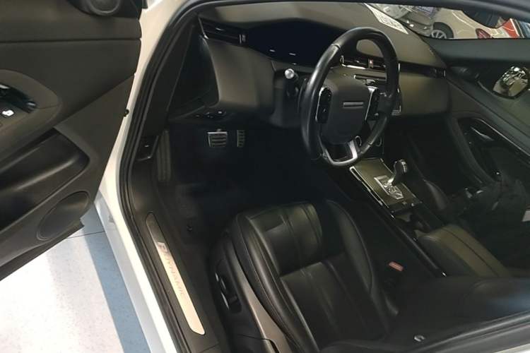 Used Land Rover Range Evoque 2020 249 PS R-DYNAMIC S Sport Edition Driver Seat