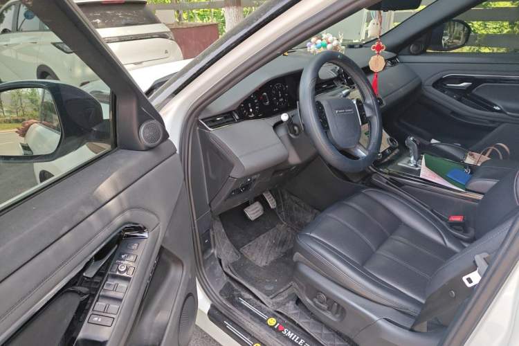 Used Land Rover Range Evoque 2020 249 PS R-DYNAMIC SE Sport Technology Edition Driver Seat