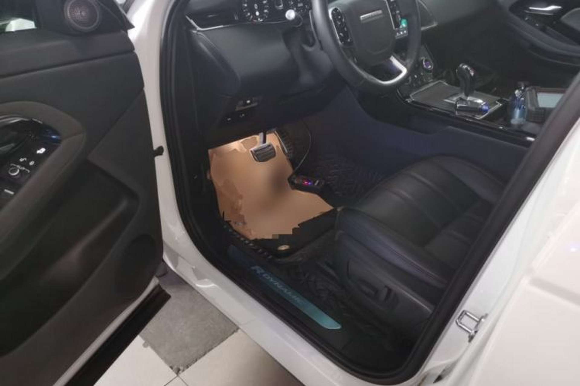 Used Land Rover Range Evoque 2020 249 PS R-DYNAMIC S Black Edition Sport Version Driver Seat