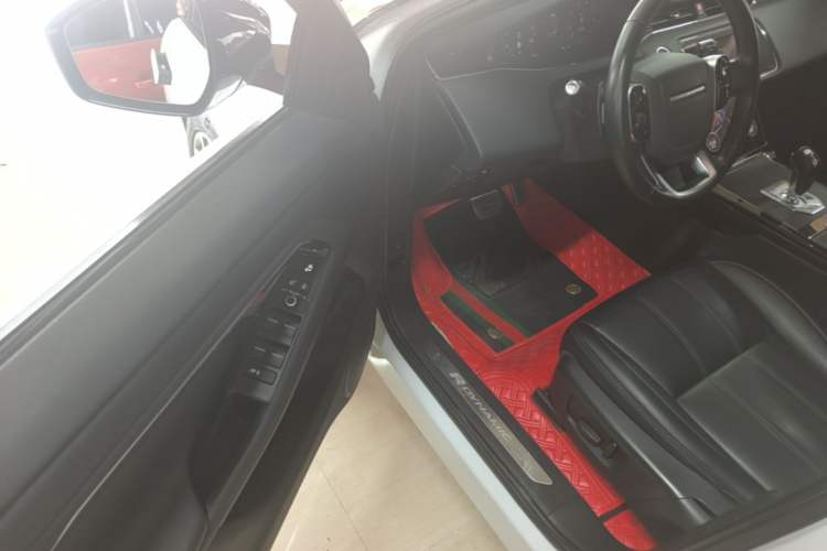 Used Land Rover Range Evoque 2020 249 PS R-DYNAMIC S Sport Edition Driver Seat