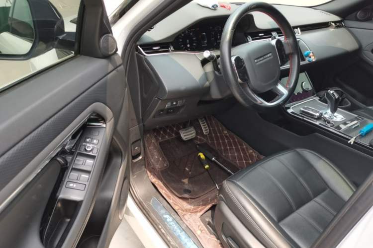 Used Land Rover Range Evoque 2020 249 PS R-DYNAMIC S Black Edition Sport Version Driver Seat