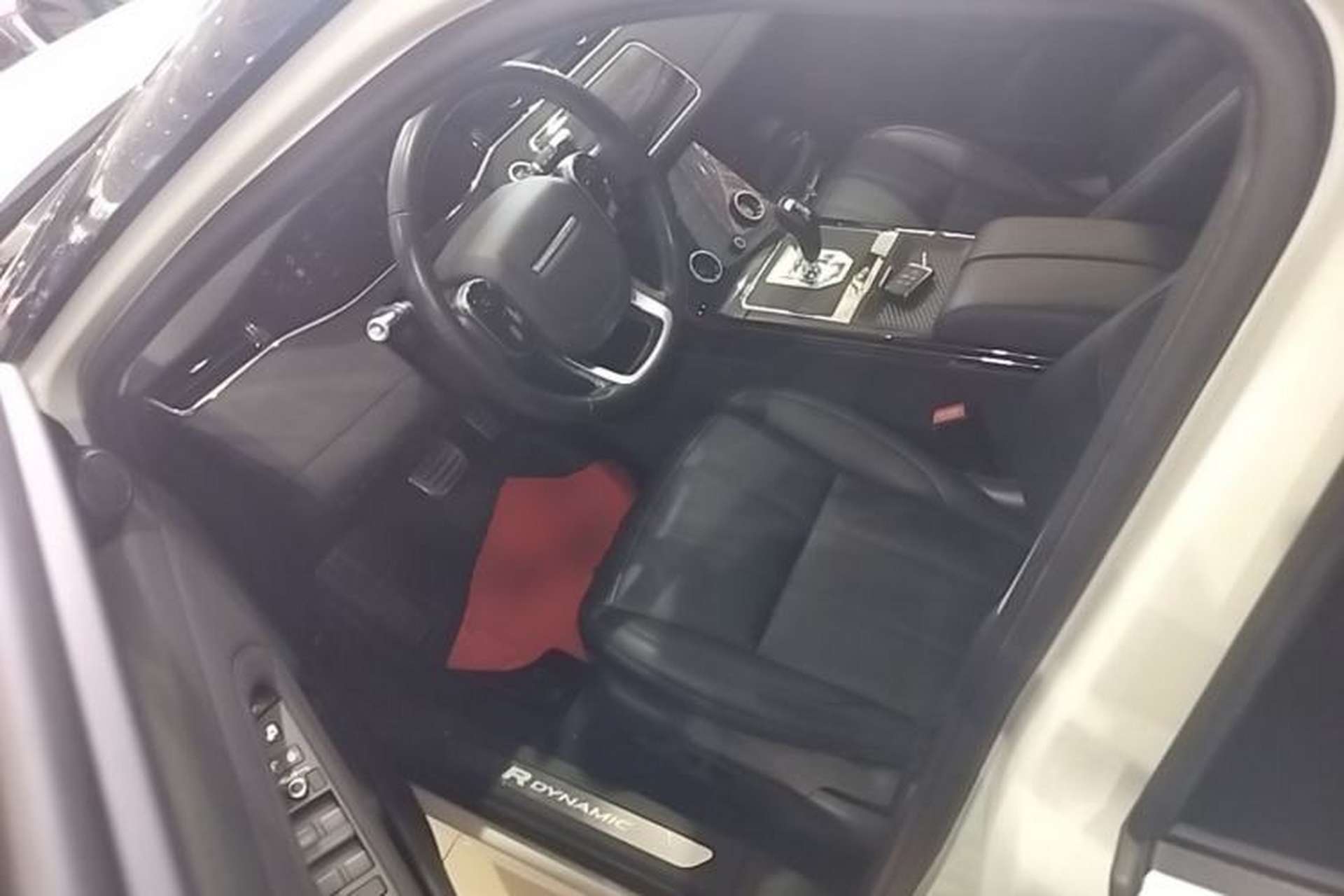 Used Land Rover Range Evoque 2020 249 PS R-DYNAMIC SE Sport Technology Edition Driver Seat