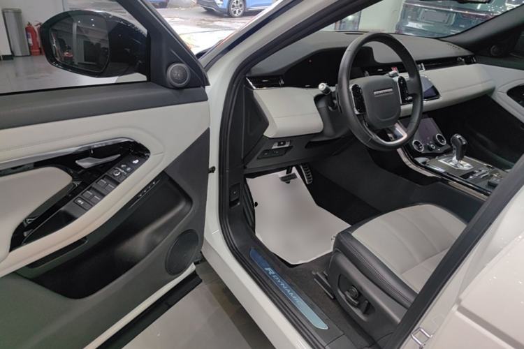 Used Land Rover Range Evoque 2020 249 PS R-DYNAMIC SE Sport Technology Edition Driver Seat