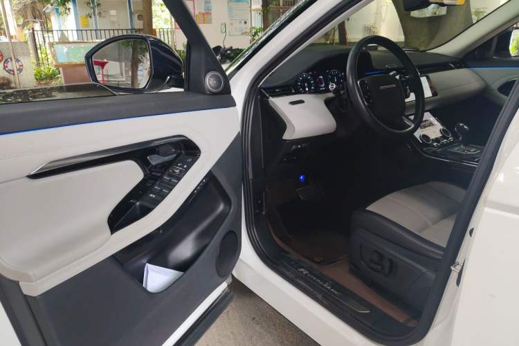 Used Land Rover Range Evoque 2020 249 PS R-DYNAMIC SE Sport Technology Edition Driver Seat