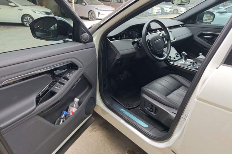 Used Land Rover Range Evoque 2020 249 PS R-DYNAMIC SE Sport Technology Edition Driver Seat