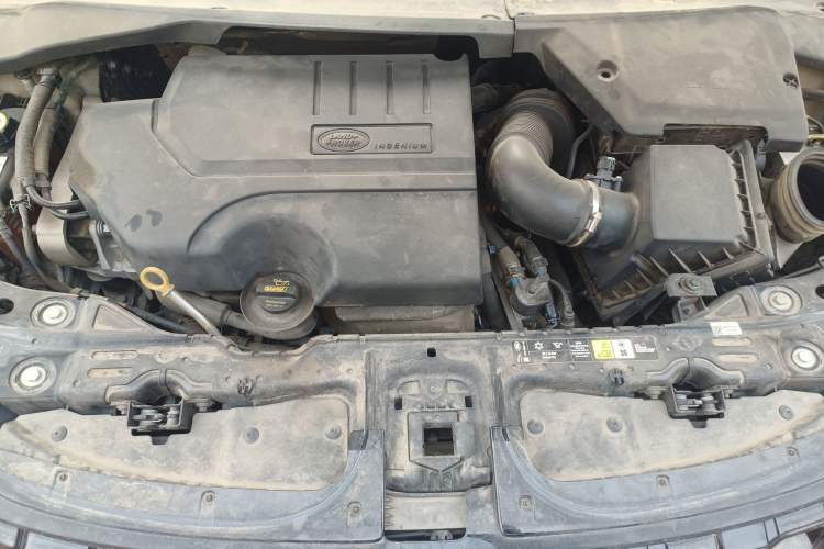 Used Land Rover Range Evoque 2020 249 PS R-DYNAMIC S First-Edition Sport Custom Edition Engine Bay