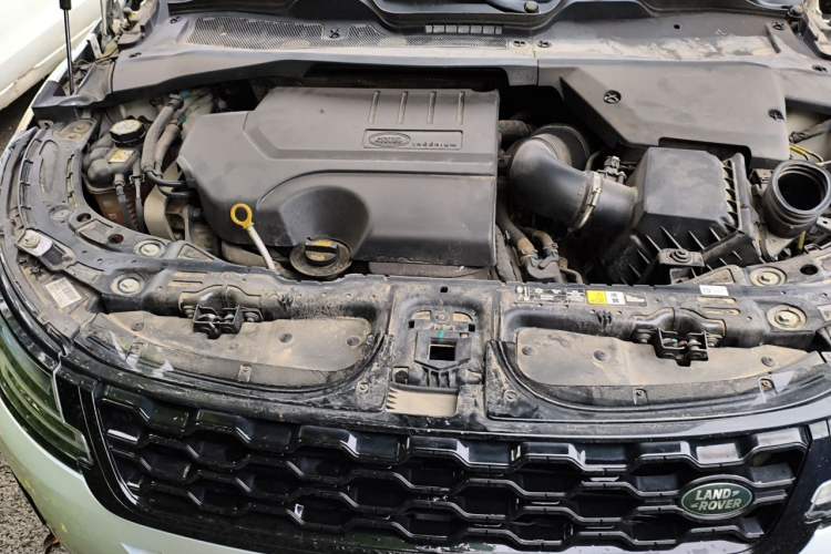 Used Land Rover Range Evoque 2020 249 PS R-DYNAMIC S Blackened Sport Technology Edition Engine Bay