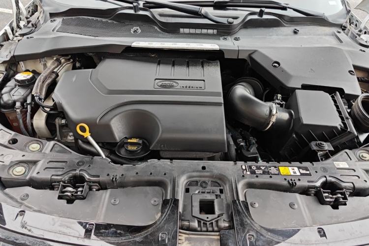 Used Land Rover Range Evoque 2020 249 PS R-DYNAMIC S First-Edition Sport Custom Edition Engine Bay