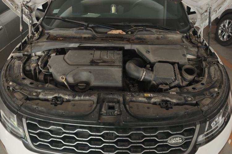 Used Land Rover Range Evoque 2020 249 PS R-DYNAMIC SE Sport Technology Edition Engine Bay