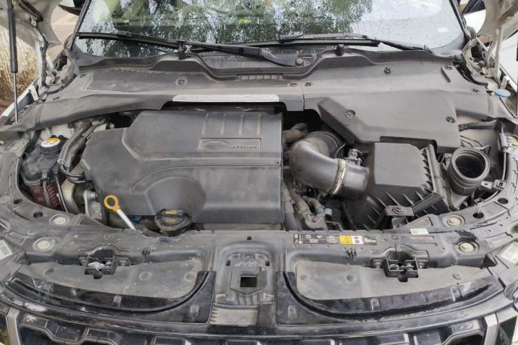 Used Land Rover Range Evoque 2020 249 PS R-DYNAMIC S Sport Edition Engine Bay