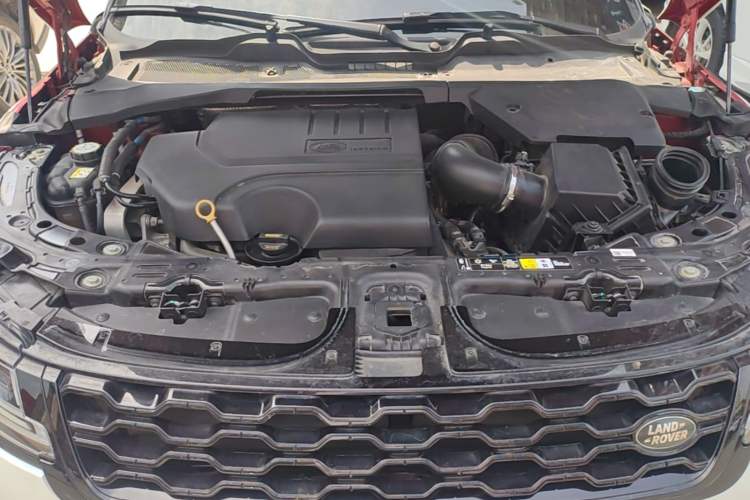 Used Land Rover Range Evoque 2020 249 PS R-DYNAMIC S Sport Edition Engine Bay