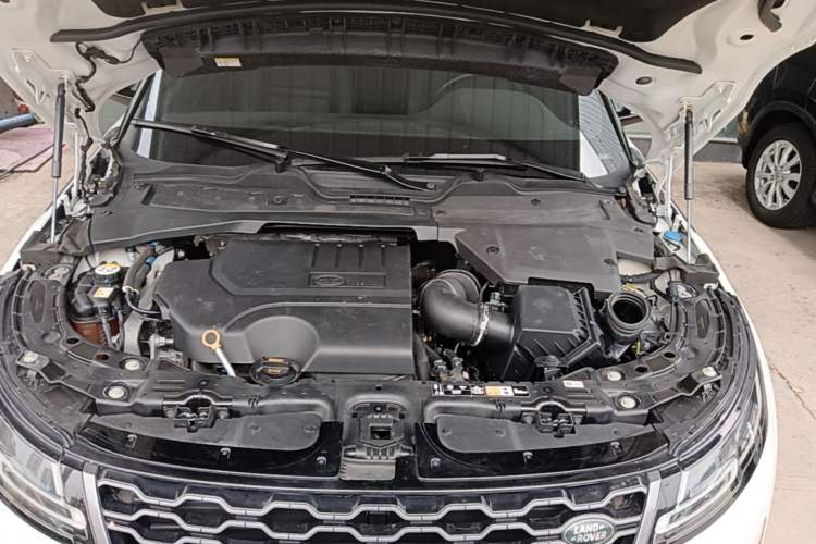 Used Land Rover Range Evoque 2020 249 PS R-DYNAMIC S Sport Edition Engine Bay