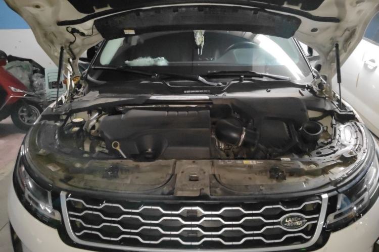 Used Land Rover Range Evoque 2020 249 PS Youth Edition Engine Bay