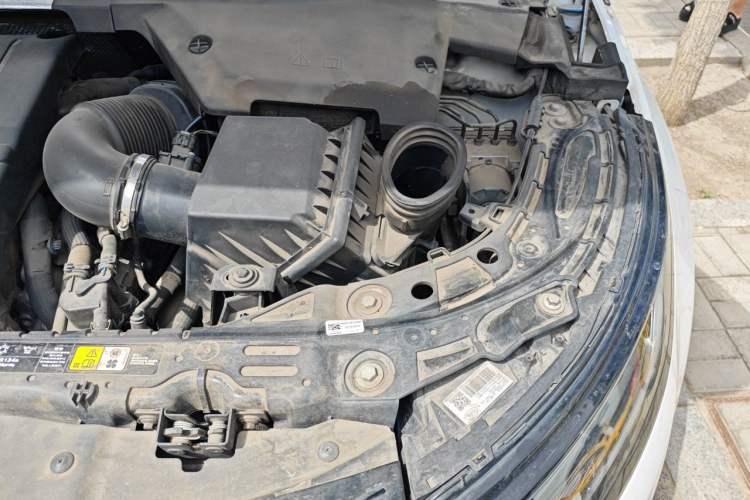 Used Land Rover Range Evoque 2020 249 PS R-DYNAMIC S Sport Edition Engine Bay Left