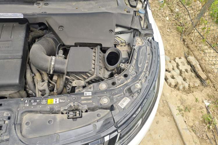 Used Land Rover Range Evoque 2020 249 PS R-DYNAMIC SE Sport Technology Edition Engine Bay Left