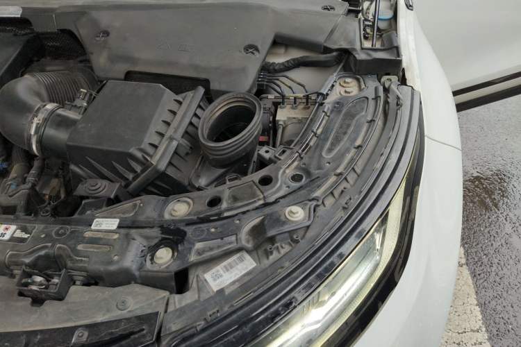Used Land Rover Range Evoque 2020 249 PS R-DYNAMIC S Sport Edition Engine Bay Left