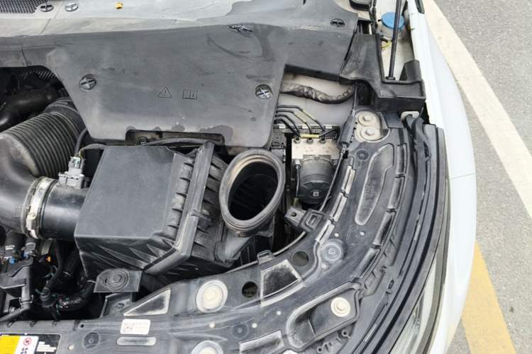 Used Land Rover Range Evoque 2020 249 PS R-DYNAMIC S Sport Edition Engine Bay Left