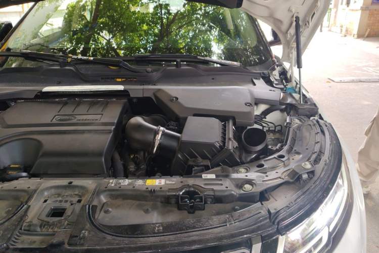 Used Land Rover Range Evoque 2020 249 PS R-DYNAMIC SE Sport Technology Edition Engine Bay Left