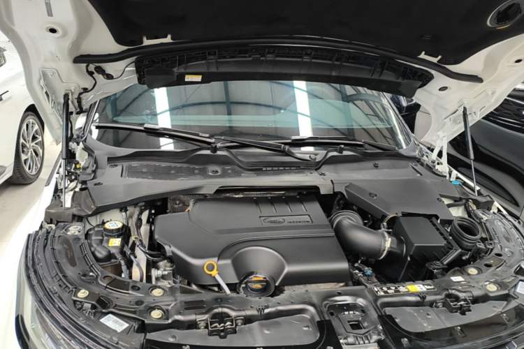 Used Land Rover Range Evoque 2020 249 PS R-DYNAMIC S Sport Edition Engine Bay