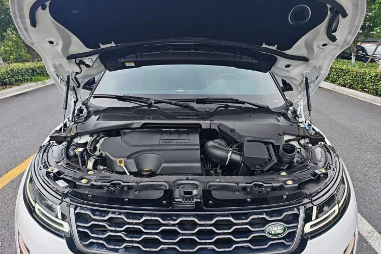 Used Land Rover Range Evoque 2020 249 PS R-DYNAMIC S Sport Edition Engine Bay
