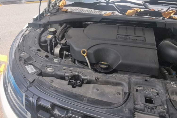 Used Land Rover Range Evoque 2020 249 PS R-DYNAMIC S Black Edition Sport Version Engine Bay Right