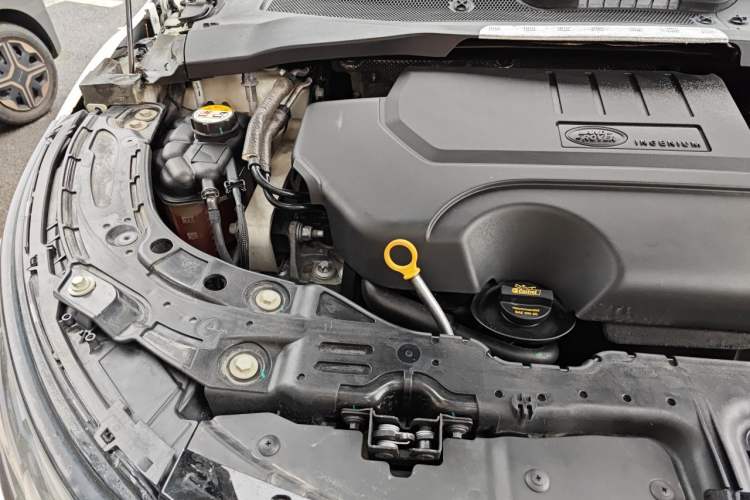 Used Land Rover Range Evoque 2020 249 PS R-DYNAMIC S First-Edition Sport Custom Edition Engine Bay Right