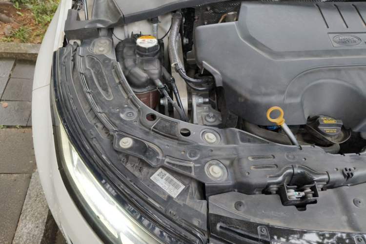 Used Land Rover Range Evoque 2020 249 PS R-DYNAMIC S Sport Edition Engine Bay Right
